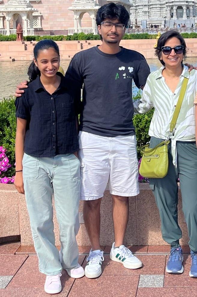 Sarika with her family